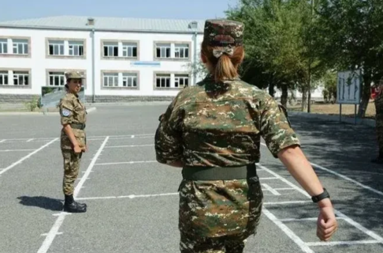 Կին զինծառայողների համար առաջարկվում է սահմանել 125 հազար դրամ հավելավճար