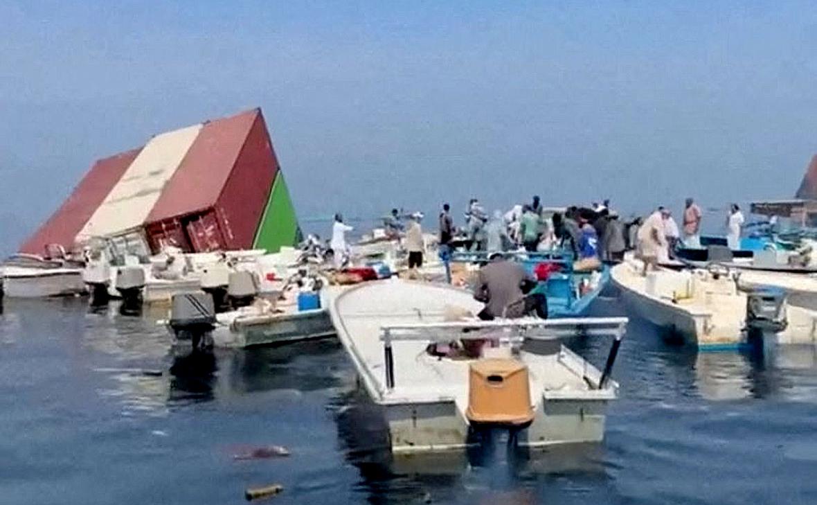 Օրմուզի նեղուցում խորտակված բեռնատար նավի լողացող բեռնարկղերը վտանգ են ստեղծել նավագնացության համա